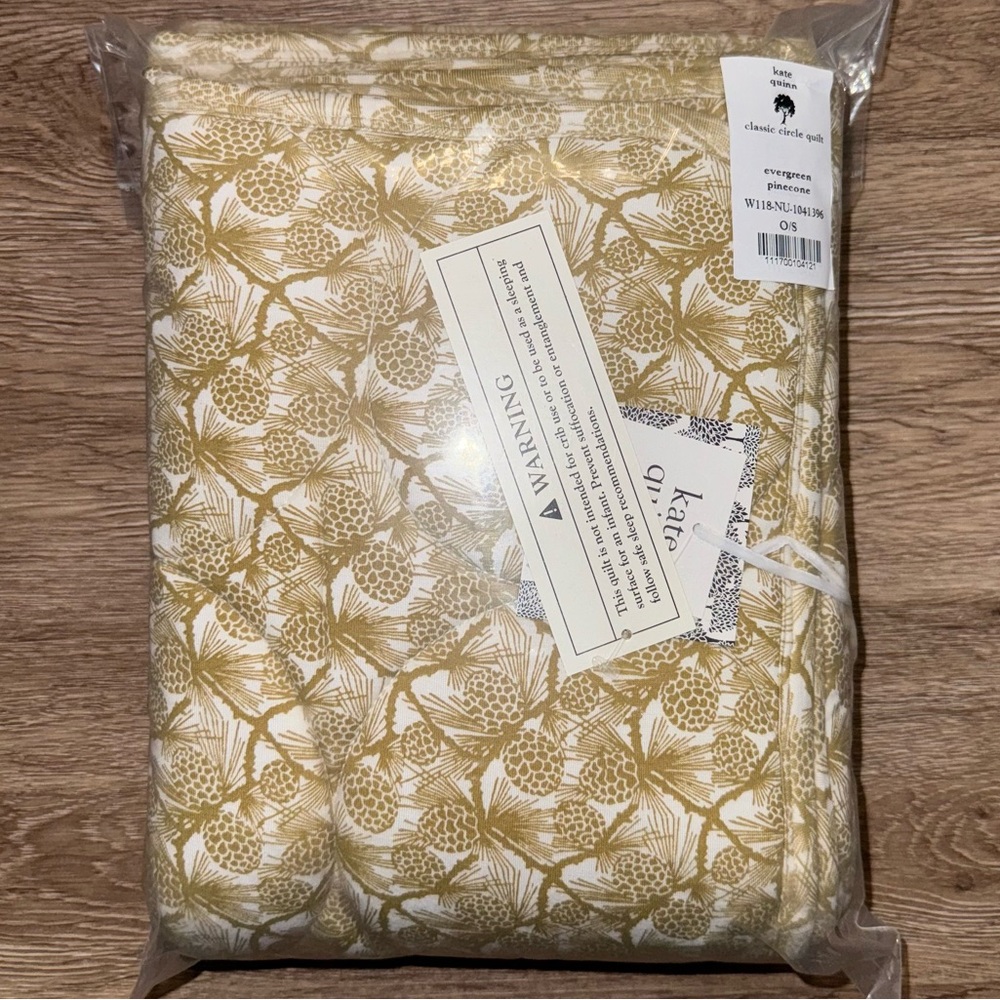 New Kate Quinn Classic Circle Quilt Rectangle Evergreen Pinecone Baby Toddler